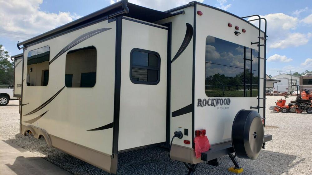 2018 ROCKWOOD 26FT 2 SLIDE LIKE NEW | American Caravans A Current Of Moving Wind American Travel Trailer